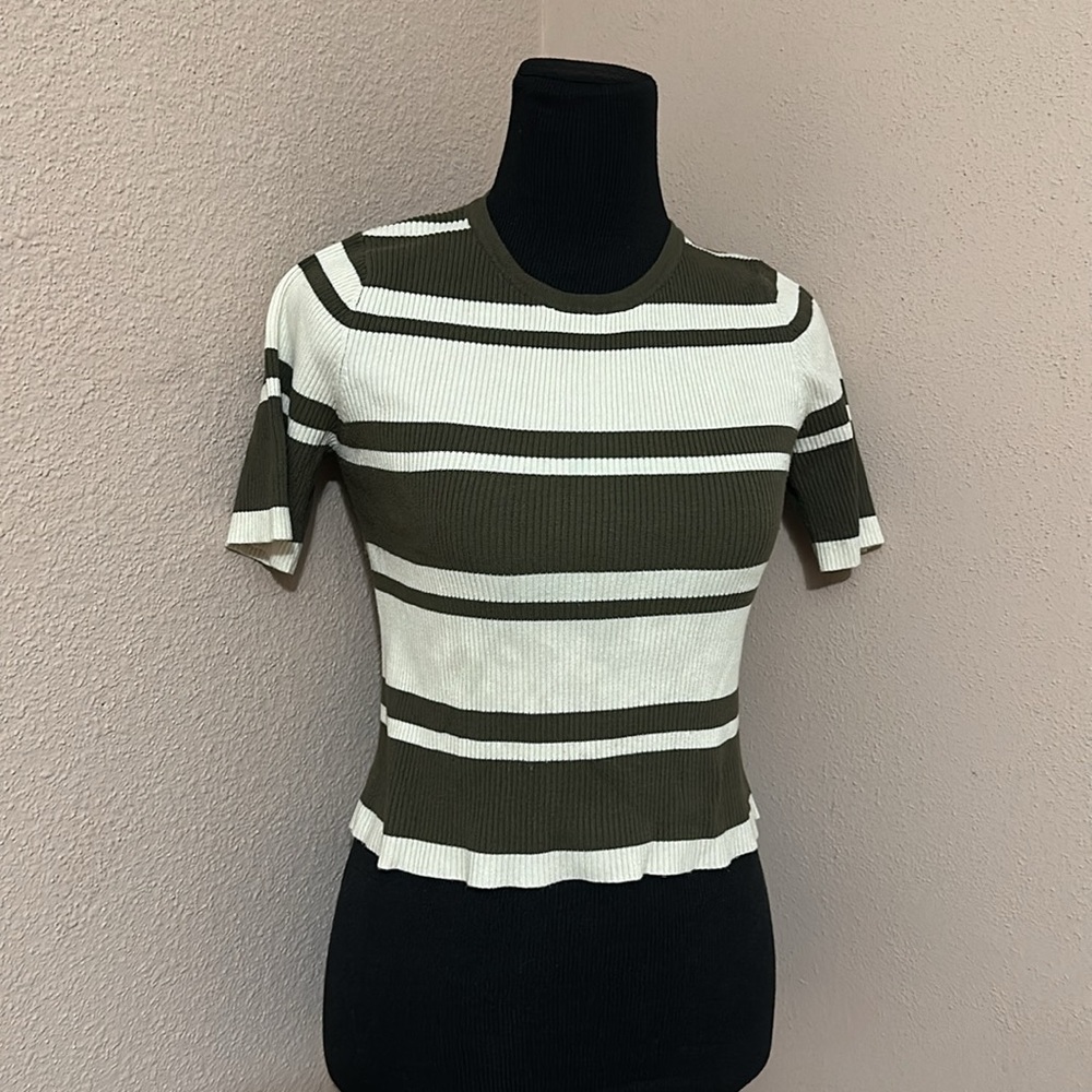 Aesthetic knit top , olive green and cream color, Milk & Honey Tops Size Medium